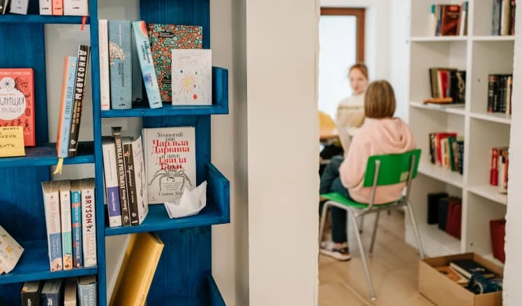 Books instead of flowers: 1 September tradition at Adriatic College